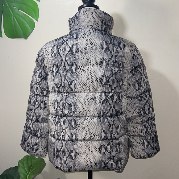 Betsey Johnson Quilted Puffer Jacket in Gray Black Python Snake Print Sz. S - Picture 5 of 13